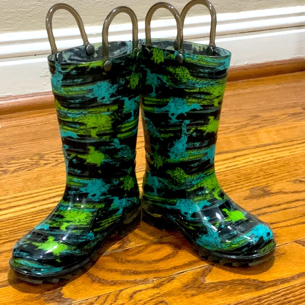 Light up toddler rain boots size 7 US / size 23 EUR
